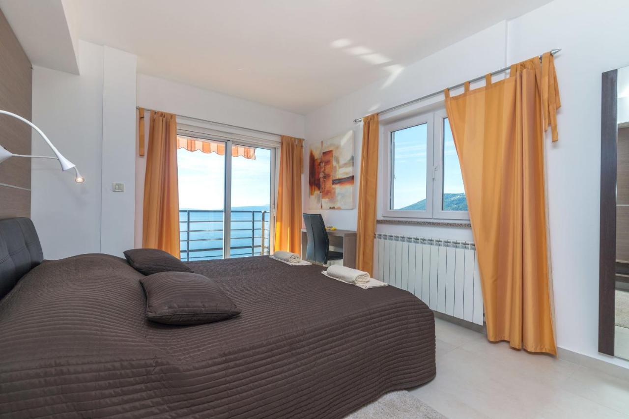 Apartments Villa Adore Ičići エクステリア 写真